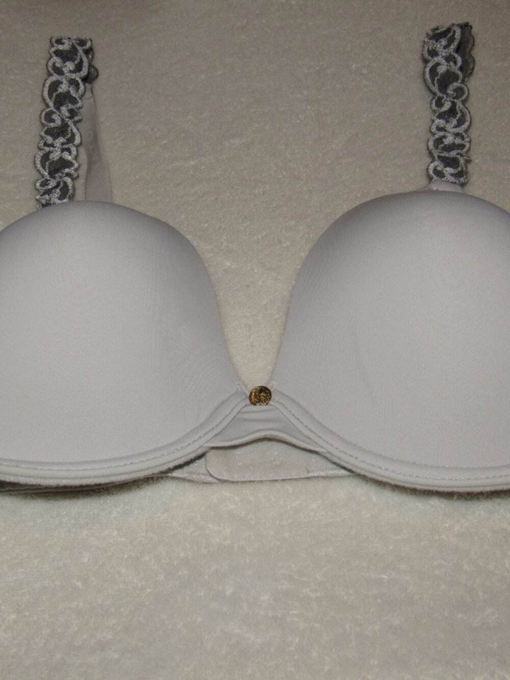 Natori White/Gray Bra Size 36C USED